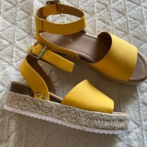 Wedge sandals